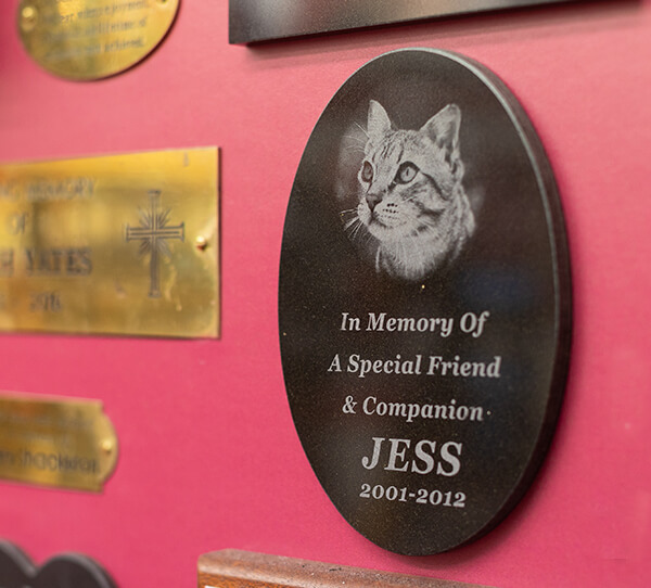 memorial engraving and plaques